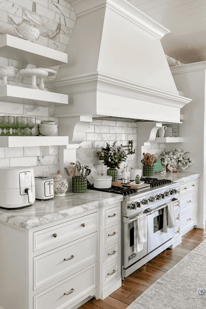 Green & Gold Home Decor Ideas for a St. Patricks Day Kitchen