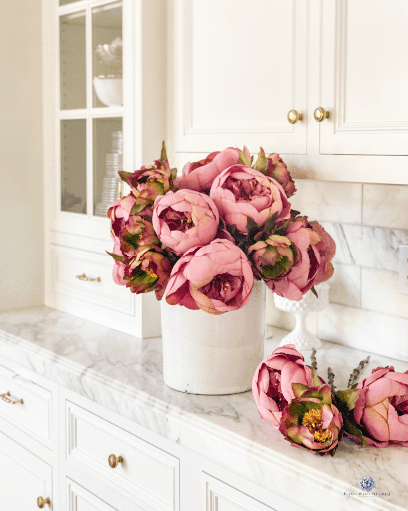 This Stunning Floral Centerpiece DIY Will Make Your Home Smell Delicious