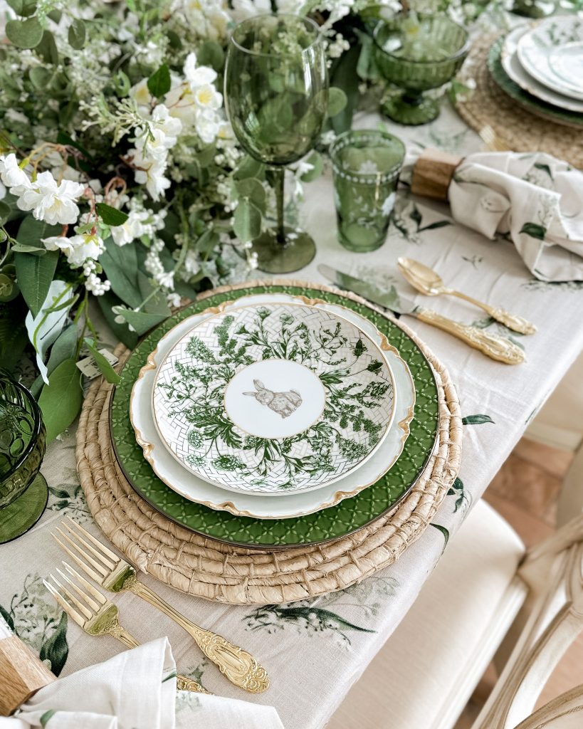 Create a stunning Spring and Easter tablescape with this beautiful green and white color combination. Learn how to create it here.