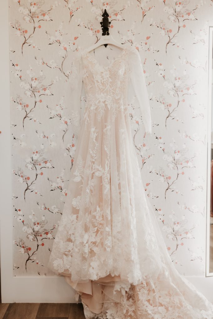 Planning a fall wedding - brides lace dress
