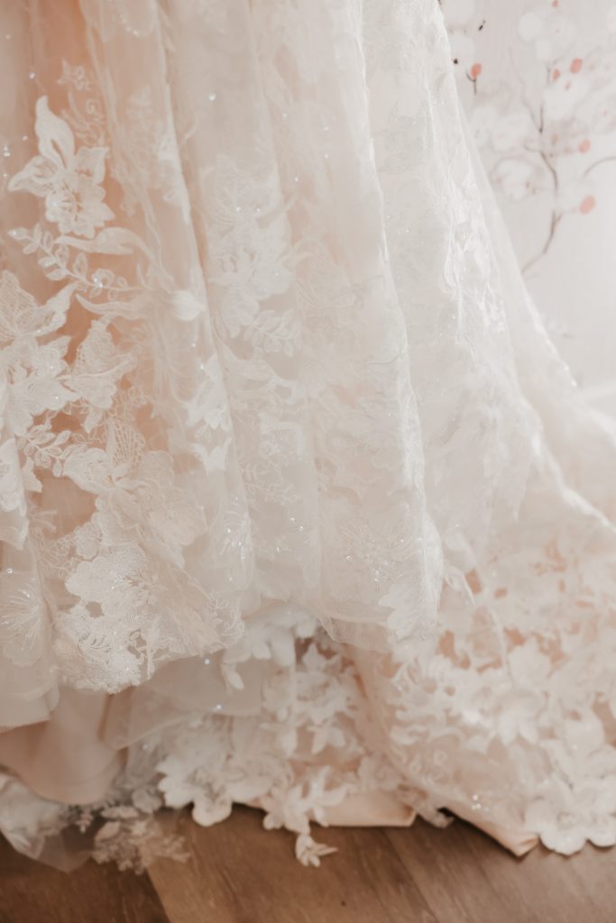 Planning a fall wedding - brides lace dress