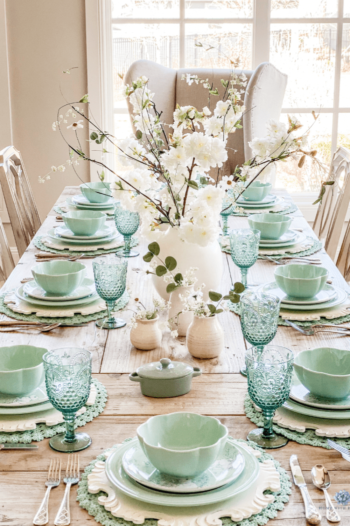 Delightful Spring Tablescape Ideas in Mint Green and White