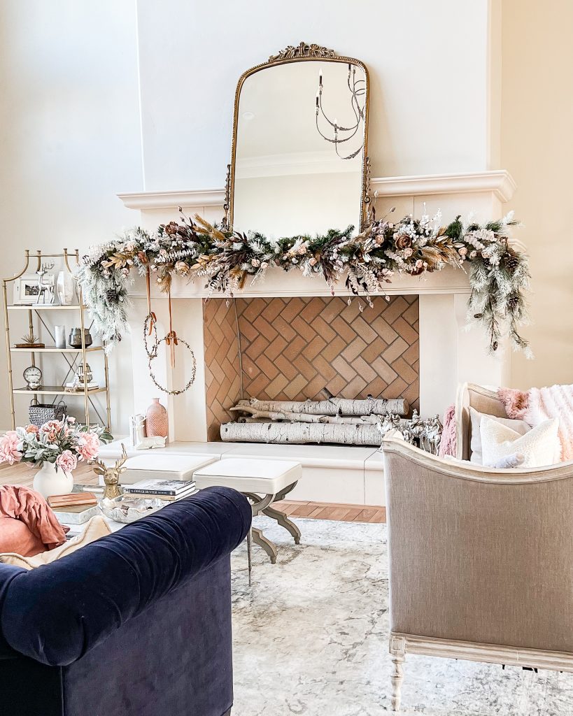 christmas living room mantle